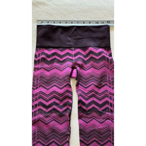 Lululemon Ebb to Street Leggings Heathered Regal Plum Chevron Size 6 - Picture 4 of 5